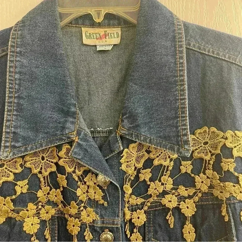 Denim Vest With Floral Knit Fringes - Picture 7 of 13